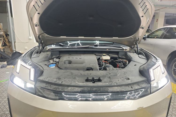 Used Lynk & Co 08 EM-P 2023 120km Long-Range Halo Engine Bay
