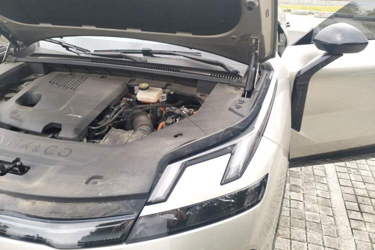 Used Lynk & Co 08 EM-P 2023 120km Long-Range Halo Engine Bay Left