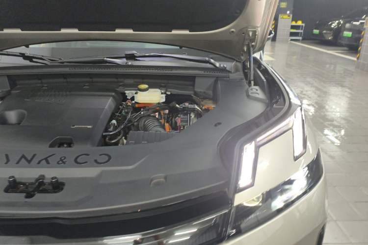 Used Lynk & Co 08 EM-P 2023 120km Long-Range Pro Engine Bay Left