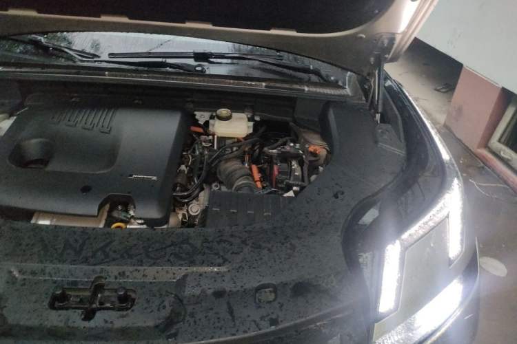 Used Lynk & Co 08 EM-P 2023 120km Long-Range Halo Engine Bay Left