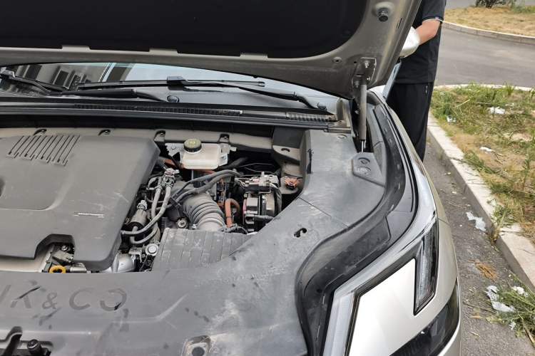 Used Lynk & Co 08 EM-P 2023 120km Long-Range Pro Engine Bay Left