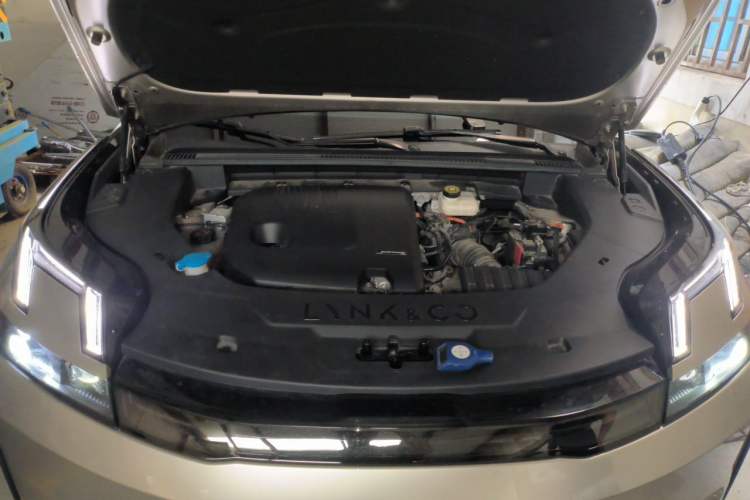 Used Lynk & Co 08 EM-P 2023 245km Ultra-Long Range Halo Engine Bay