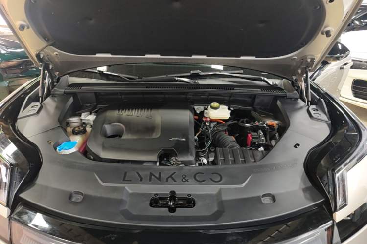Used Lynk & Co 08 EM-P 2023 120km Long-Range Halo Engine Bay