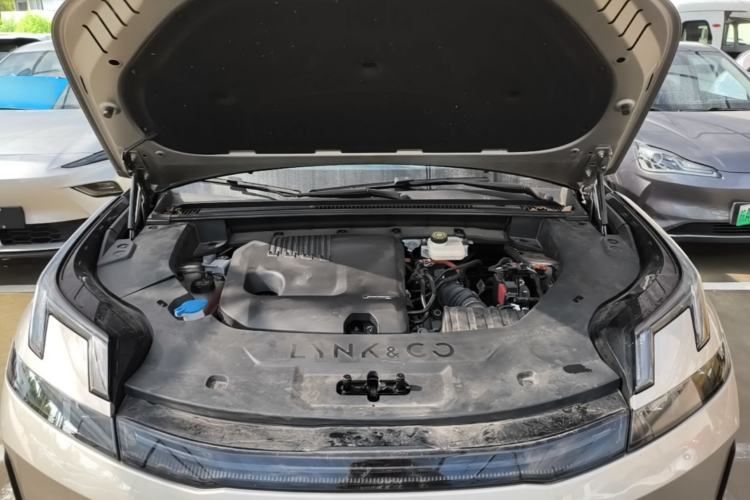 Used Lynk & Co 08 EM-P 2023 245km Ultra-Long Range Halo Engine Bay