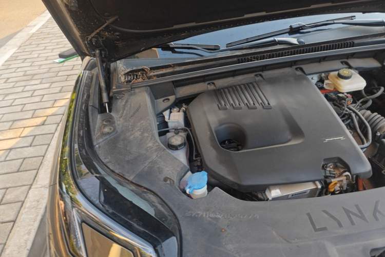Used Lynk & Co 08 EM-P 2023 120km Long-Range Halo Engine Bay Right