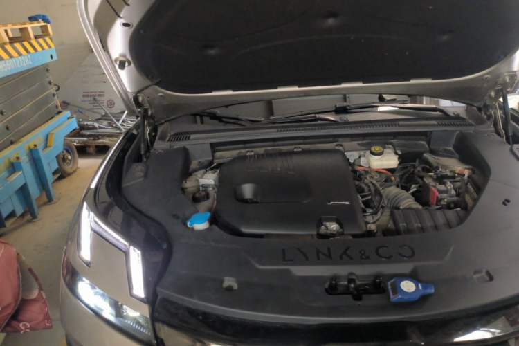 Used Lynk & Co 08 EM-P 2023 245km Ultra-Long Range Halo Engine Bay Right