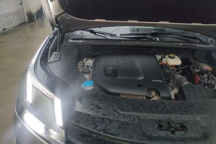 Used Lynk & Co 08 EM-P 2023 120km Long-Range Halo Engine Bay Right