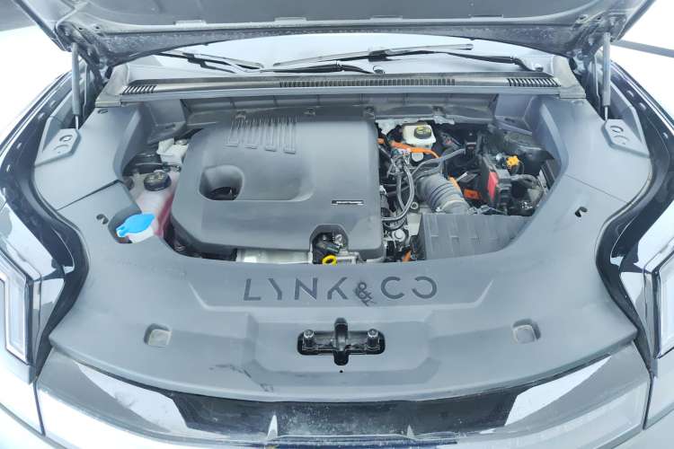 Used Lynk & Co 08 EM-P 2023 220km All-Wheel-Drive Performance Halo Engine Bay