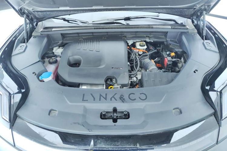 Used Lynk & Co 08 EM-P 2023 220km All-Wheel-Drive Performance Halo Engine Bay