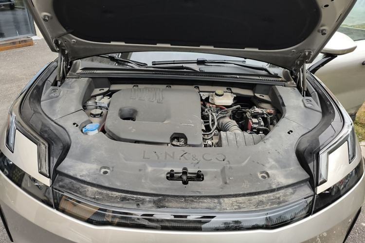 Used Lynk & Co 08 EM-P 2023 120km Long-Range Pro Engine Bay