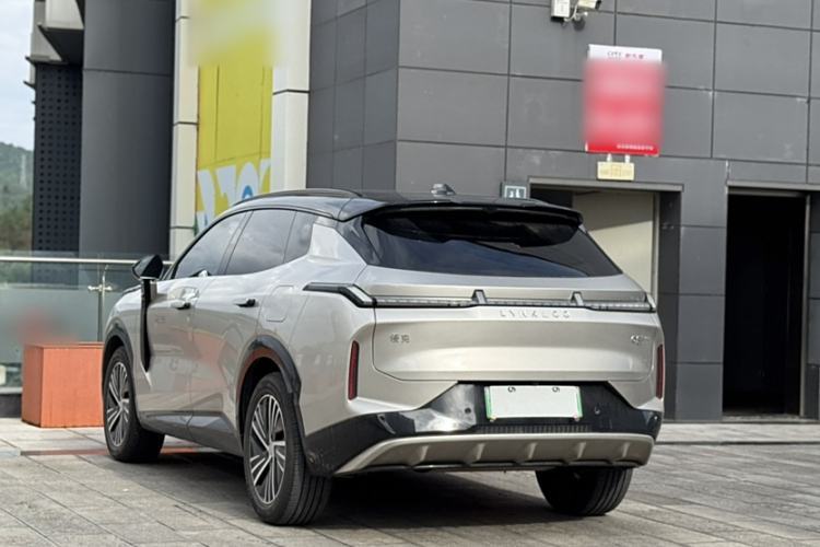 Used Lynk & Co 08 EM-P 2023 120km Long-Range Halo Exterior 1