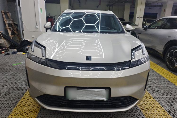Used Lynk & Co 08 EM-P 2023 120km Long-Range Halo Exterior 1