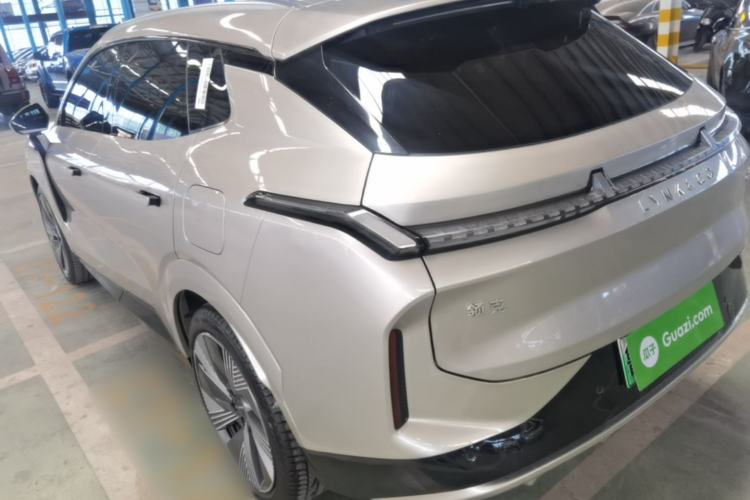 Used Lynk & Co 08 EM-P 2023 120km Long-Range Halo Exterior 2