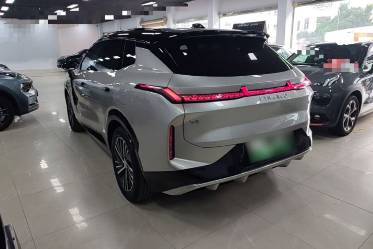 Used Lynk & Co 08 EM-P 2023 120km Long-Range Halo Exterior 2