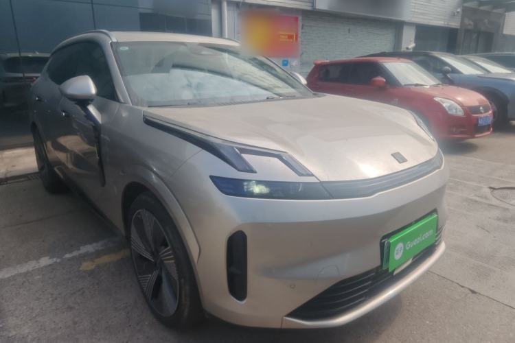 Used Lynk & Co 08 EM-P 2023 120km Long-Range Halo Exterior 2