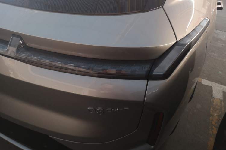 Used Lynk & Co 08 EM-P 2023 120km Long-Range Halo Exterior 3