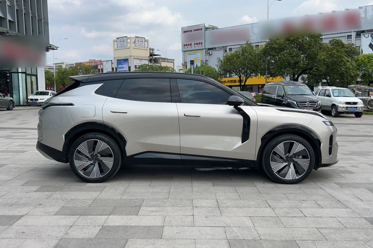 Used Lynk & Co 08 EM-P 2023 220km All-Wheel-Drive Performance Halo Exterior 3