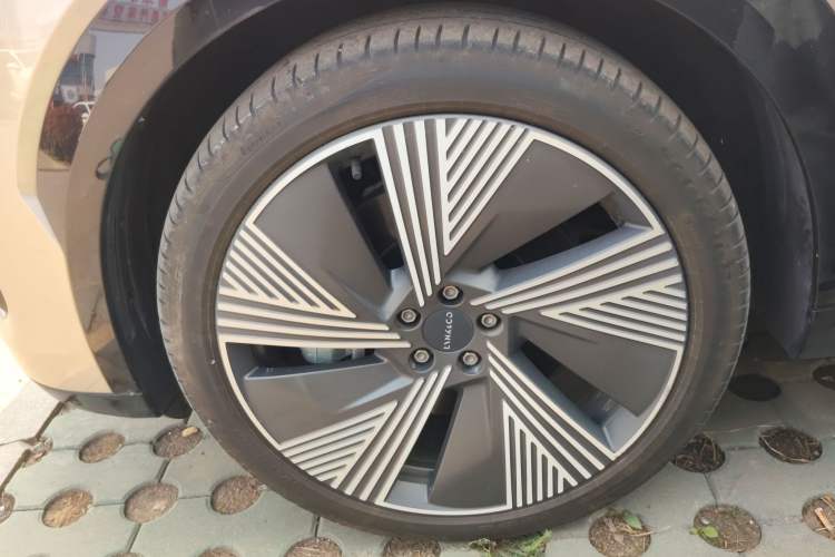 Used Lynk & Co 08 EM-P 2023 245km Ultra-Long Range Halo Exterior 4