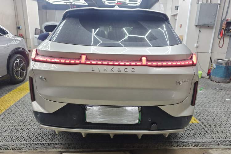 Used Lynk & Co 08 EM-P 2023 120km Long-Range Halo Exterior 4
