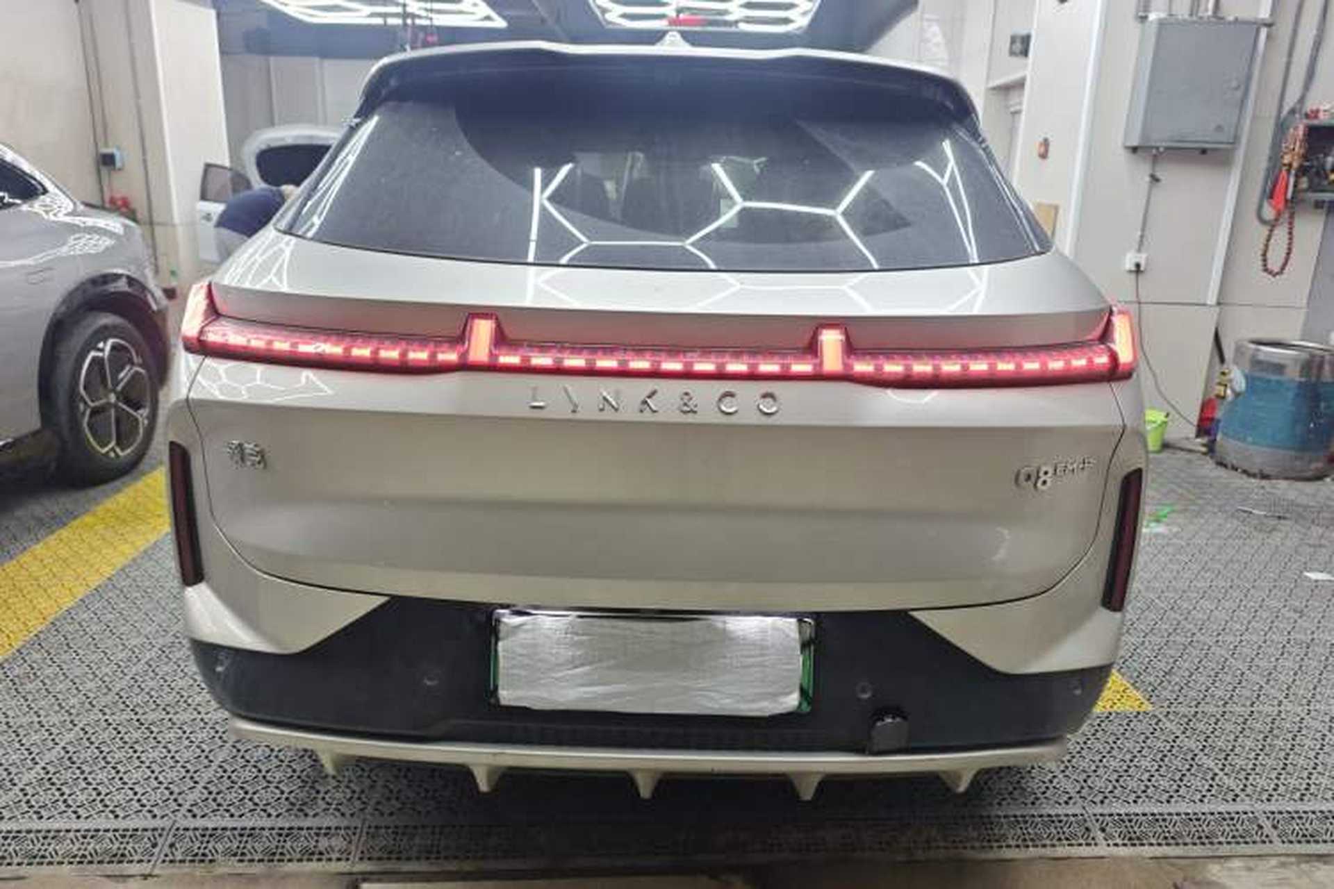 Used Lynk & Co 08 EM-P 2023 120km Long-Range Halo Exterior 4