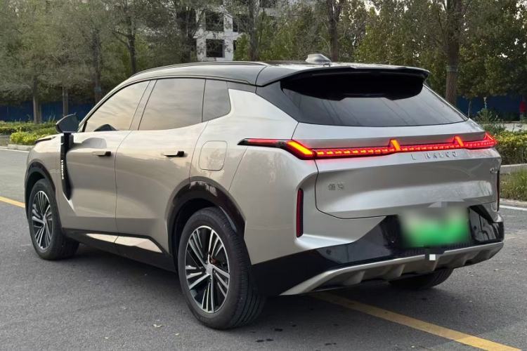 Used Lynk & Co 08 EM-P 2023 120km Long-Range Halo Exterior 5