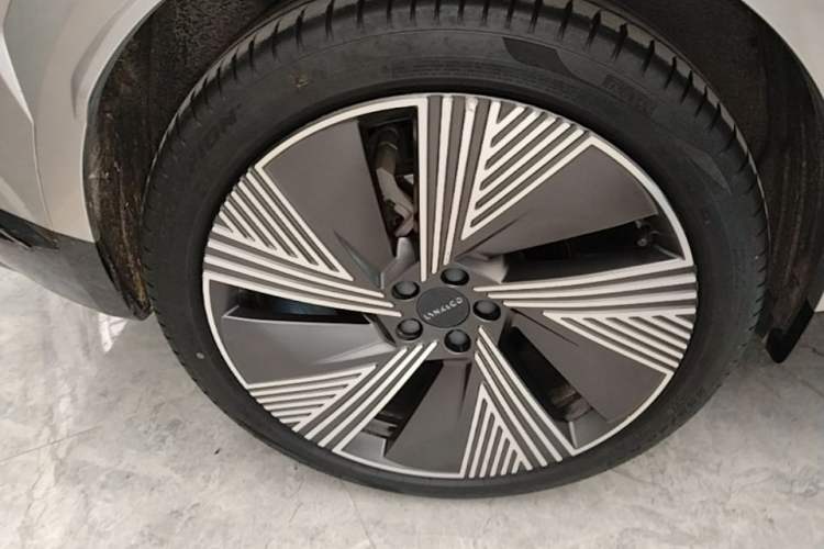 Used Lynk & Co 08 EM-P 2023 120km Long-Range Halo Exterior 5
