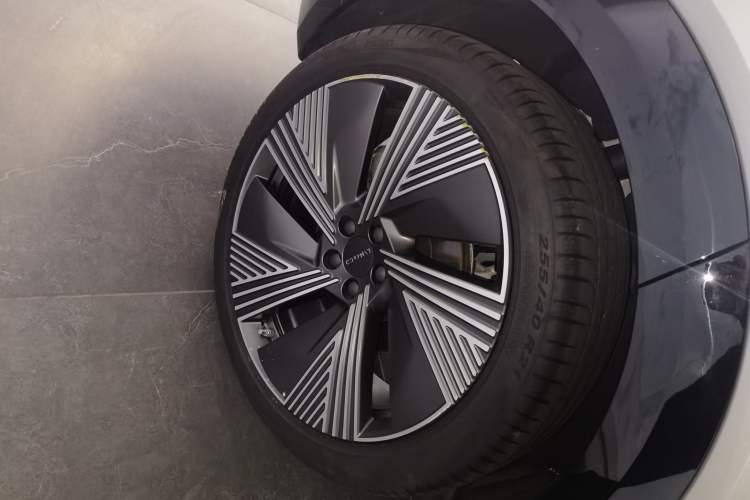 Used Lynk & Co 08 EM-P 2023 245km Ultra-Long Range Halo Exterior 5