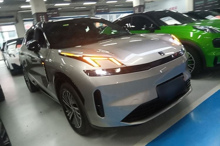 Used Lynk & Co 08 EM-P 2023 120km Long-Range Halo Front Right 45 Deg