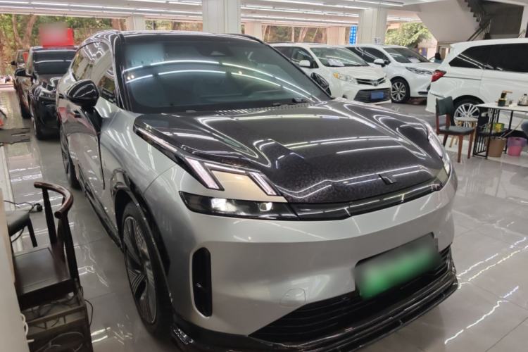 Used Lynk & Co 08 EM-P 2023 120km Long-Range Halo Front Right 45 Deg