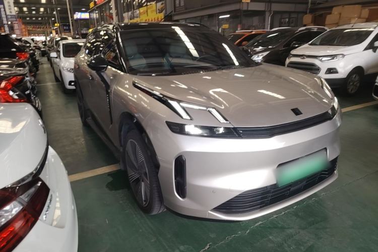 Used Lynk & Co 08 EM-P 2023 220km All-Wheel-Drive Performance Halo Front Right 45 Deg