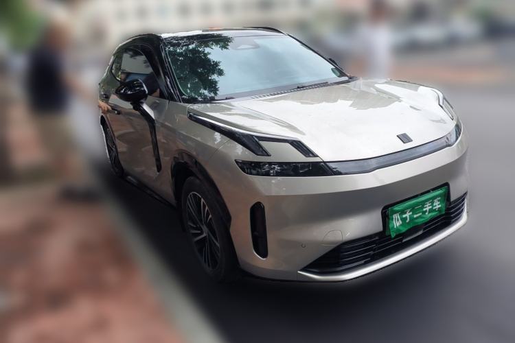 Used Lynk & Co 08 EM-P 2023 220km All-Wheel-Drive Performance Halo Front Right 45 Deg