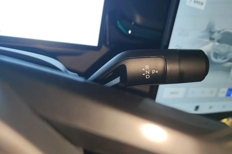 Used Lynk & Co 08 EM-P 2023 120km Long-Range Pro Gear Lever