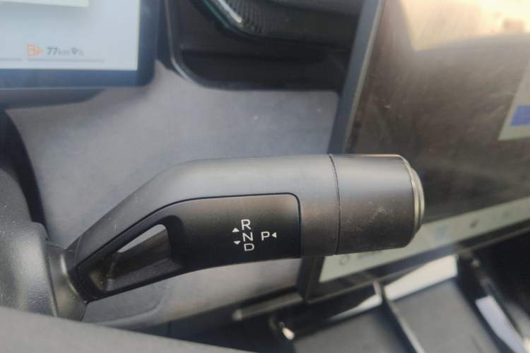 Used Lynk & Co 08 EM-P 2023 120km Long-Range Halo Gear Lever