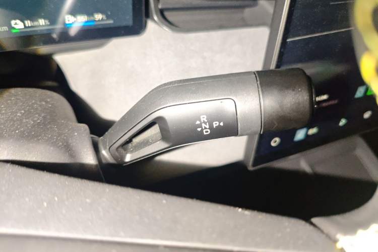 Used Lynk & Co 08 EM-P 2023 120km Long-Range Halo Gear Lever