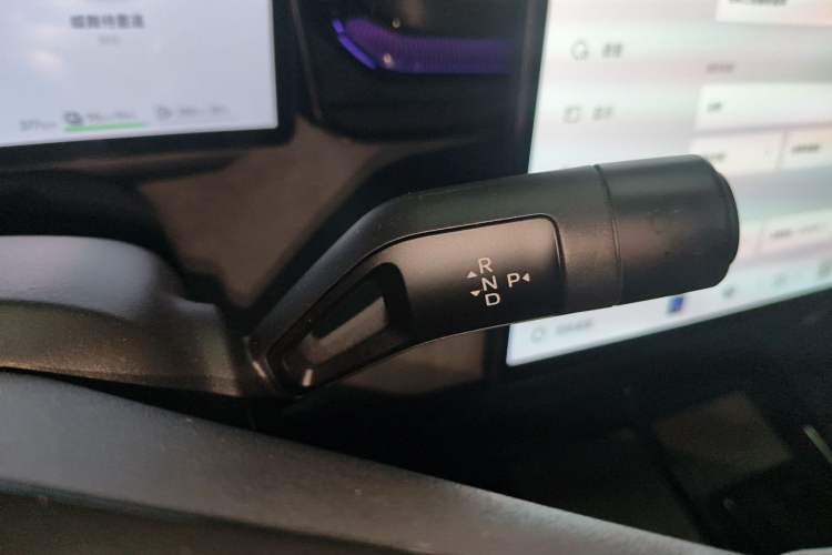 Used Lynk & Co 08 EM-P 2023 120km Long-Range Halo Gear Lever