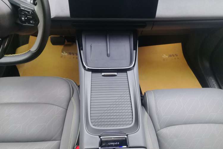 Used Lynk & Co 08 EM-P 2023 220km All-Wheel-Drive Performance Halo Gear Lever