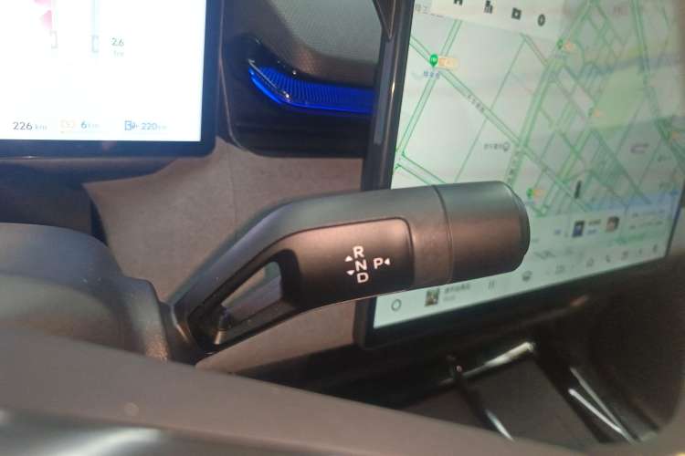 Used Lynk & Co 08 EM-P 2023 120km Long-Range Halo Gear Lever