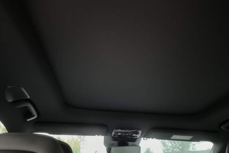 Used Lynk & Co 08 EM-P 2023 120km Long-Range Halo Headliner