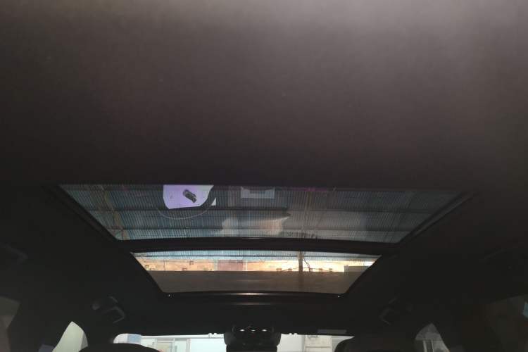 Used Lynk & Co 08 EM-P 2023 120km Long-Range Halo Headliner