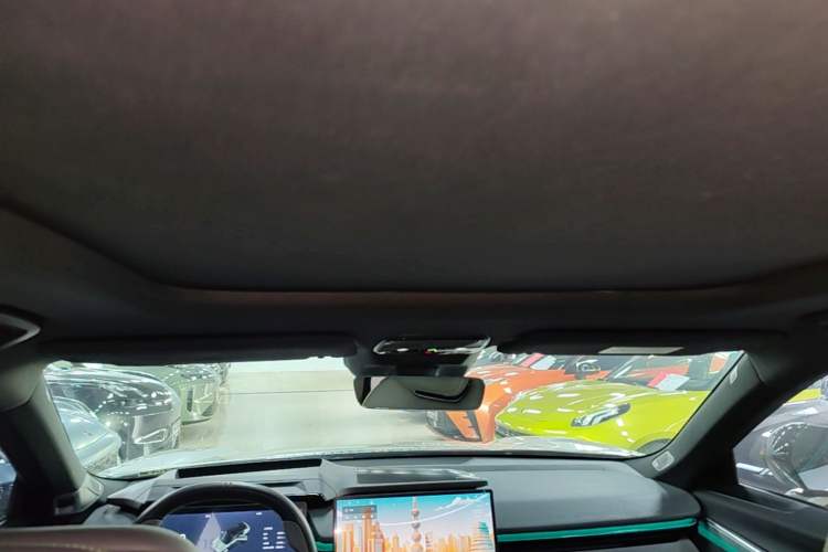 Used Lynk & Co 08 EM-P 2023 120km Long-Range Halo Headliner