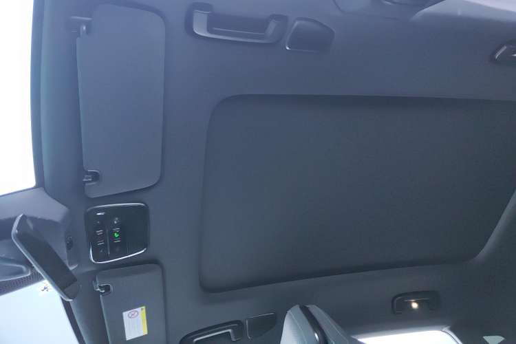 Used Lynk & Co 08 EM-P 2023 220km All-Wheel-Drive Performance Halo Headliner