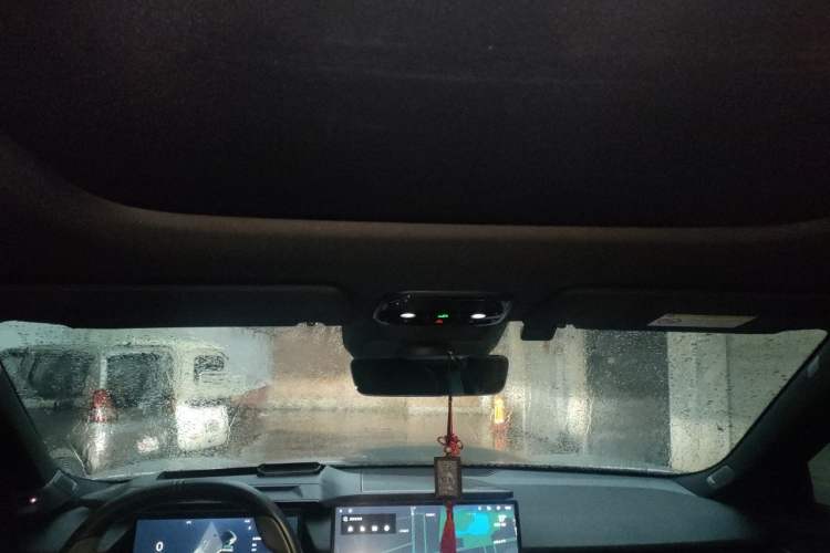 Used Lynk & Co 08 EM-P 2023 120km Long-Range Halo Headliner