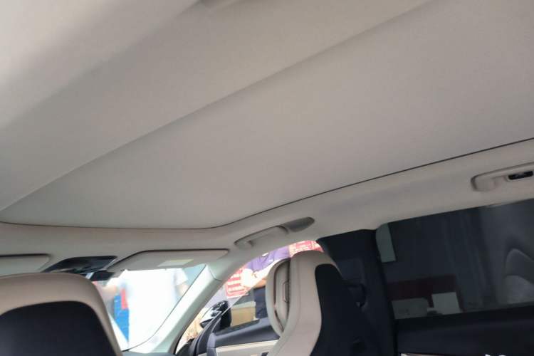Used Lynk & Co 08 EM-P 2023 220km All-Wheel-Drive Performance Halo Headliner