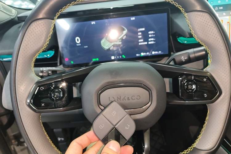 Used Lynk & Co 08 EM-P 2023 120km Long-Range Halo Interior 1