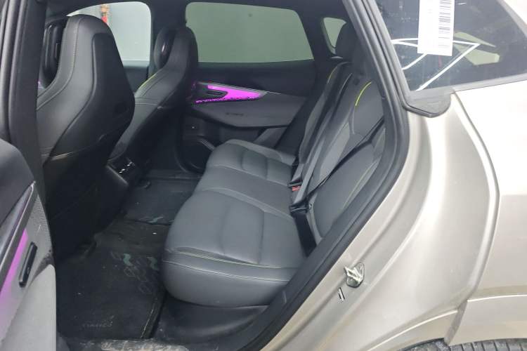 Used Lynk & Co 08 EM-P 2023 120km Long-Range Halo Interior 4