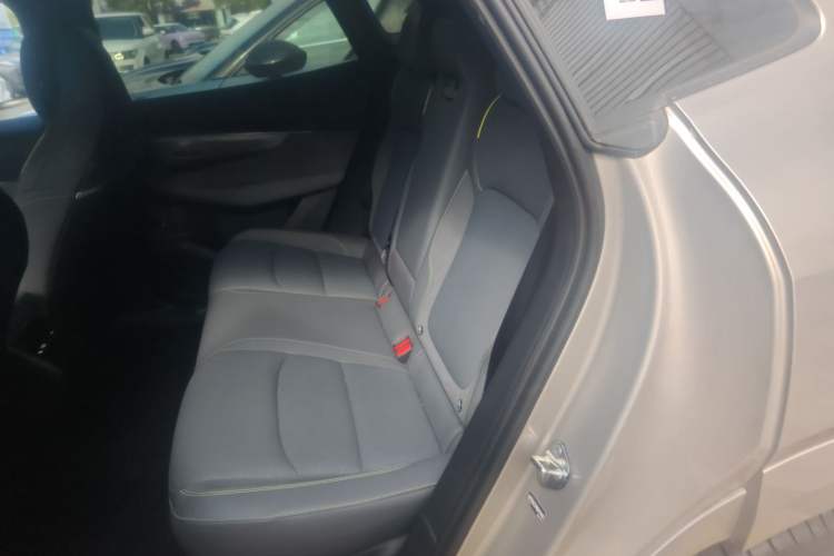 Used Lynk & Co 08 EM-P 2023 120km Long-Range Halo Interior 4