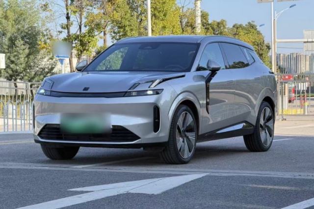 Used Lynk & Co 08 EM-P 2023 120km Long-Range Halo