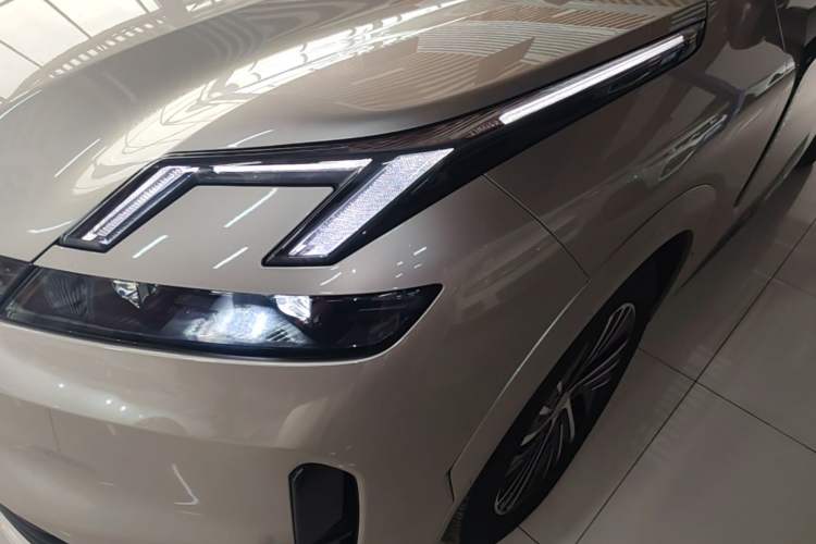 Used Lynk & Co 08 EM-P 2023 245km Ultra-Long Range Halo Left Front Headlight