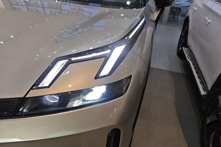 Used Lynk & Co 08 EM-P 2023 120km Long-Range Halo Left Front Headlight