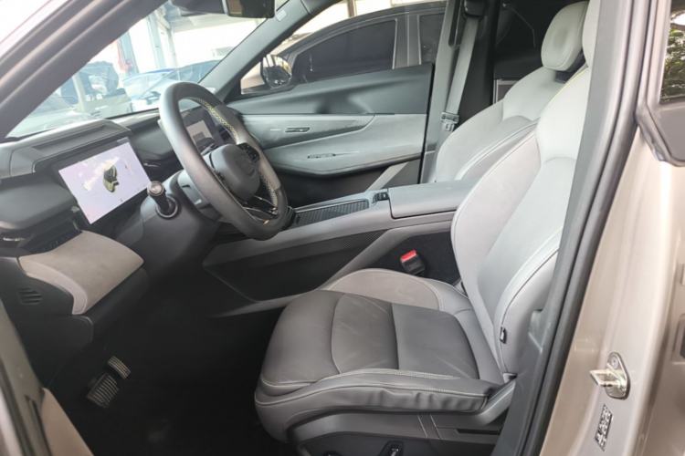 Used Lynk & Co 08 EM-P 2023 245km Ultra-Long Range Halo Left Front Seat